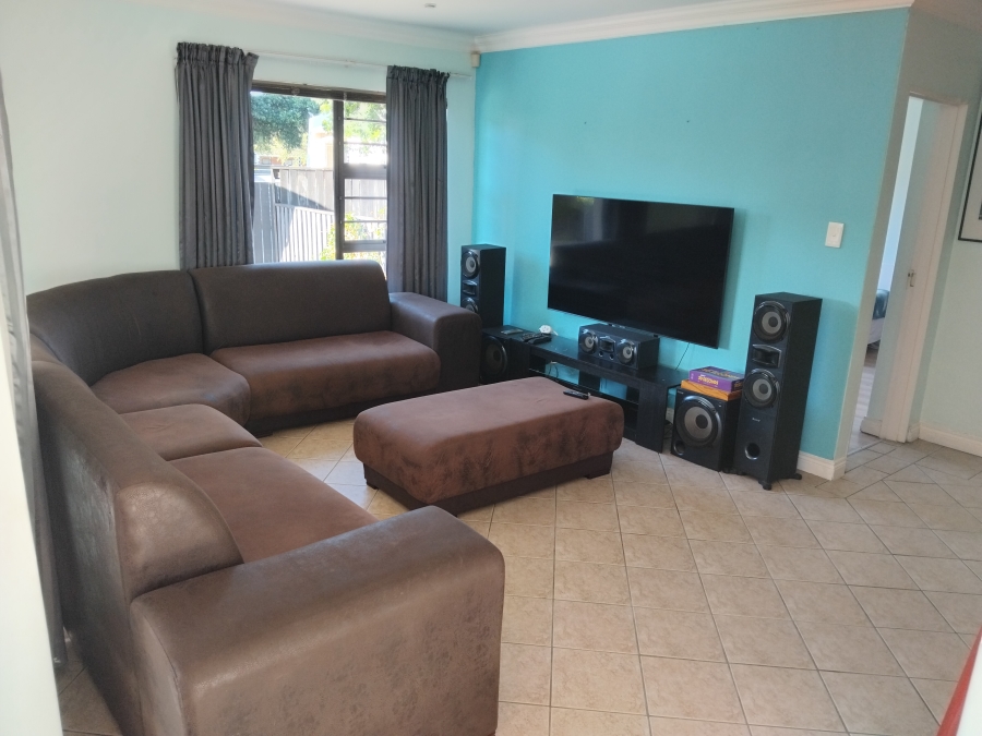 4 Bedroom Property for Sale in Wavecrest Eastern Cape